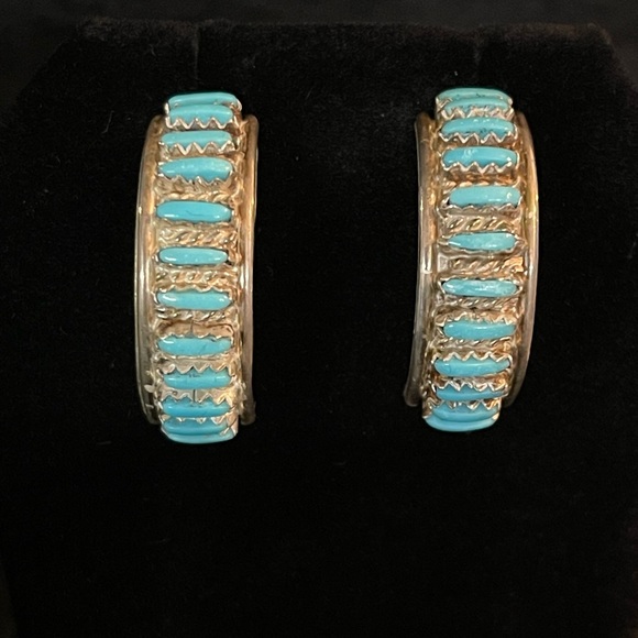 ZUNI TURQUOISE HALF HOOP STERLING EARRINGS - Picture 4 of 7